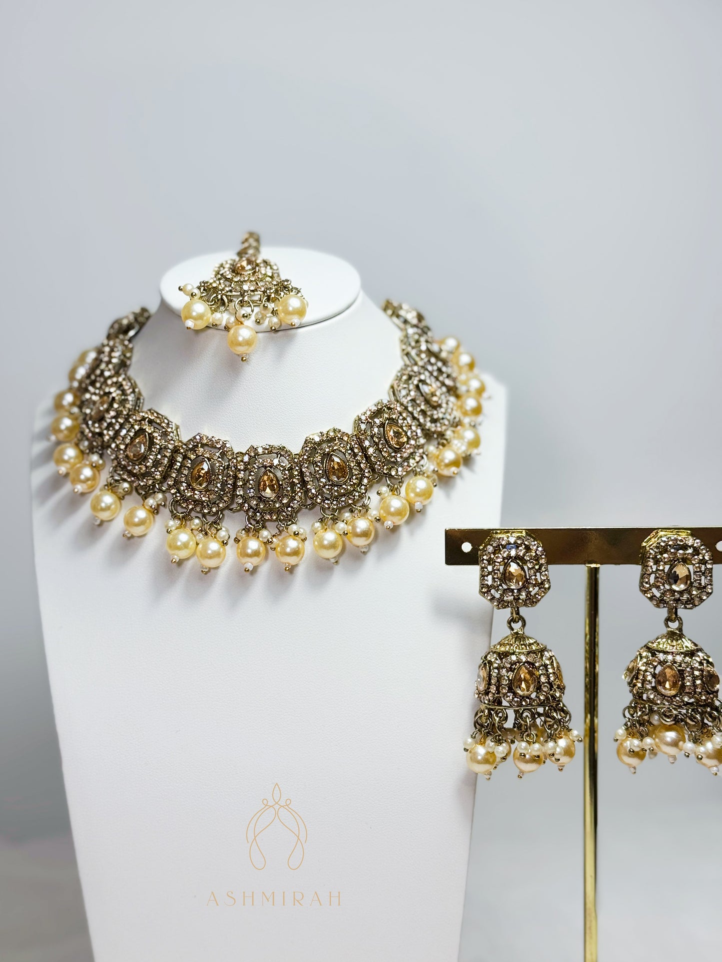 The Moti Mahal Set