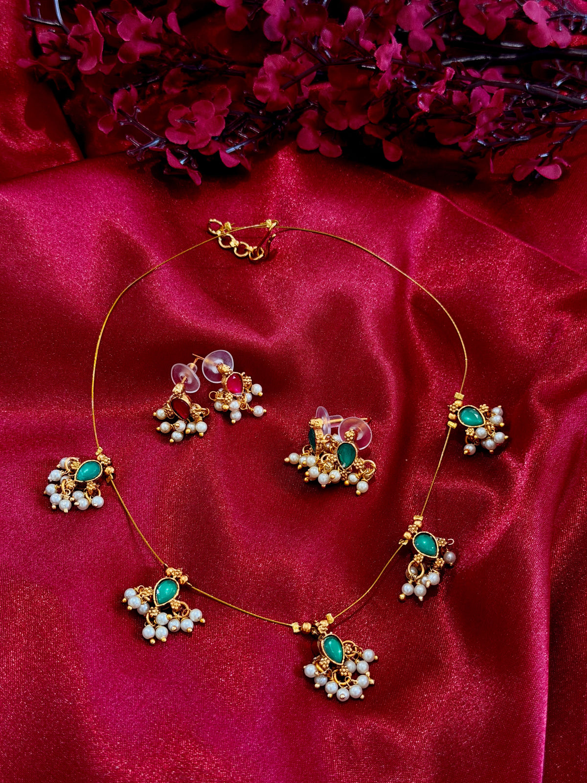 REVERSIBLE NECKLACE