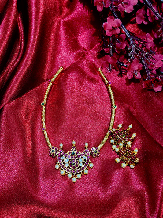 NECKLACE-046