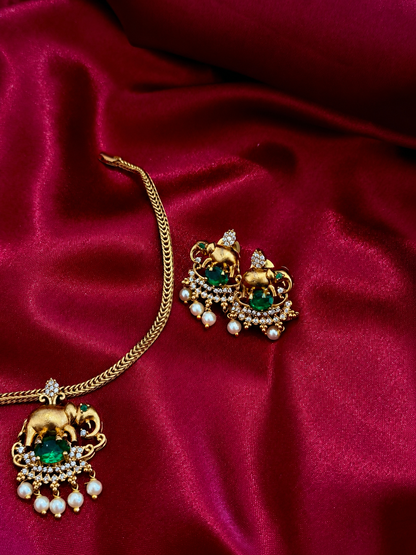 NECKLACE 056