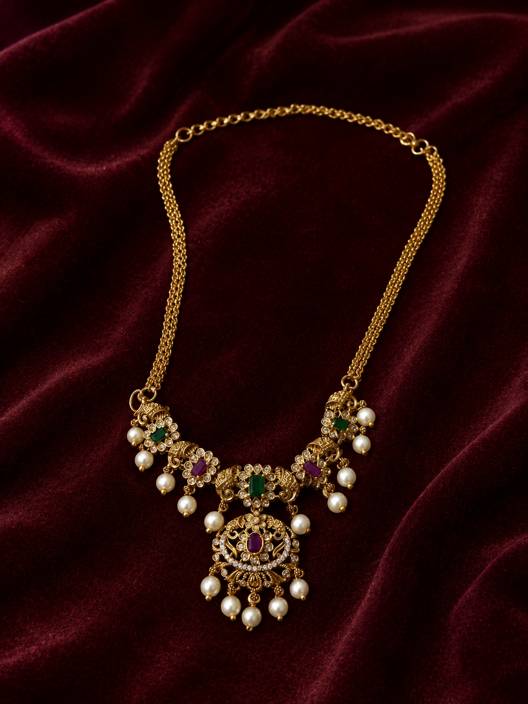 Kempstone Necklace 01