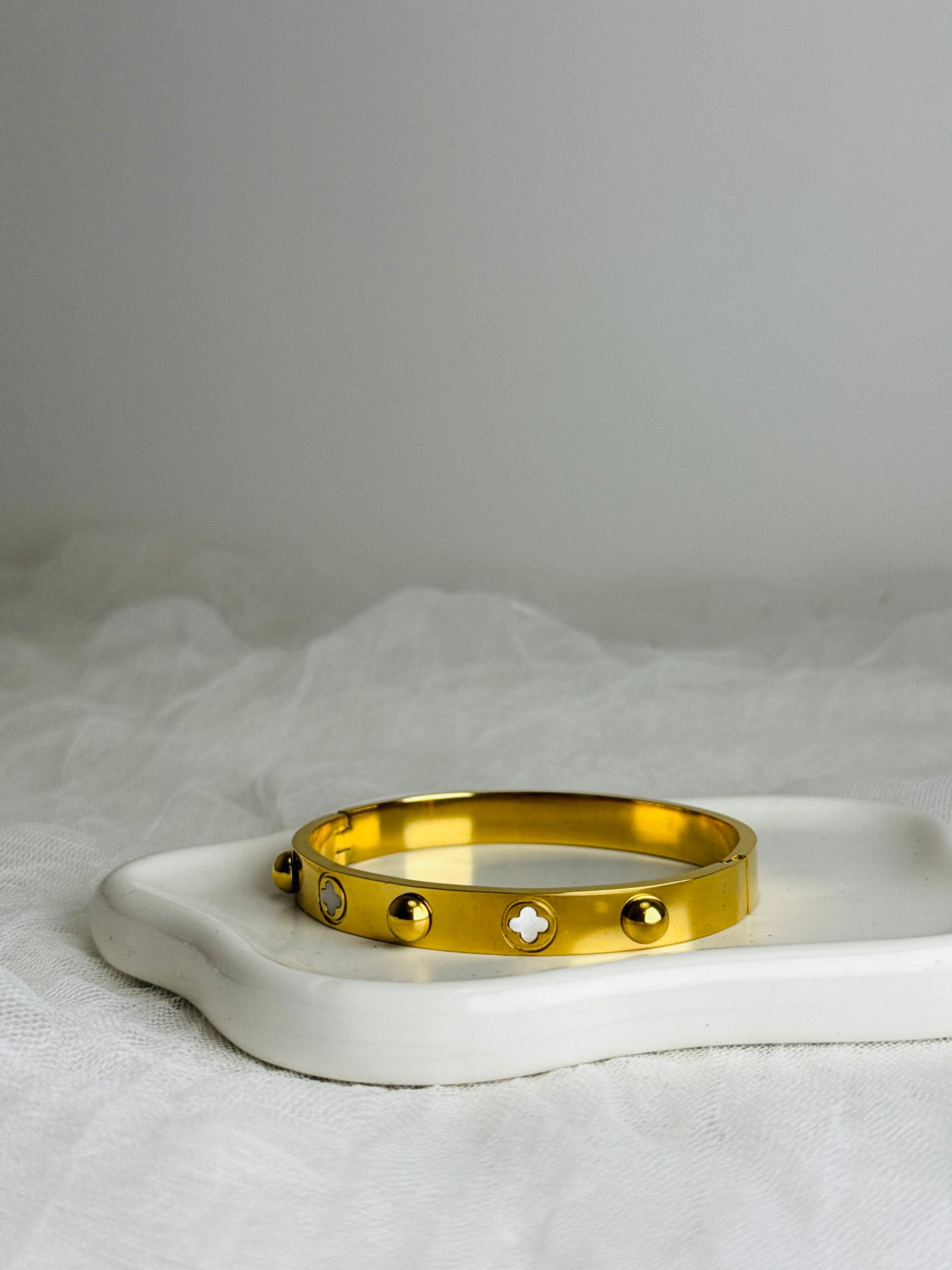 LB017 - Bracelet