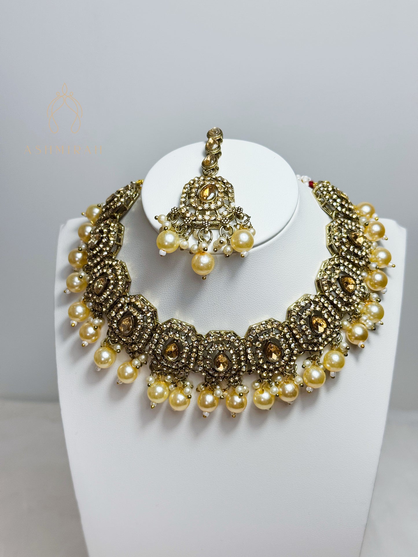 The Moti Mahal Set
