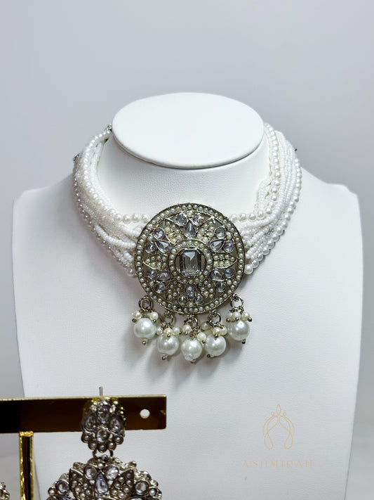 Luna Pearl Choker