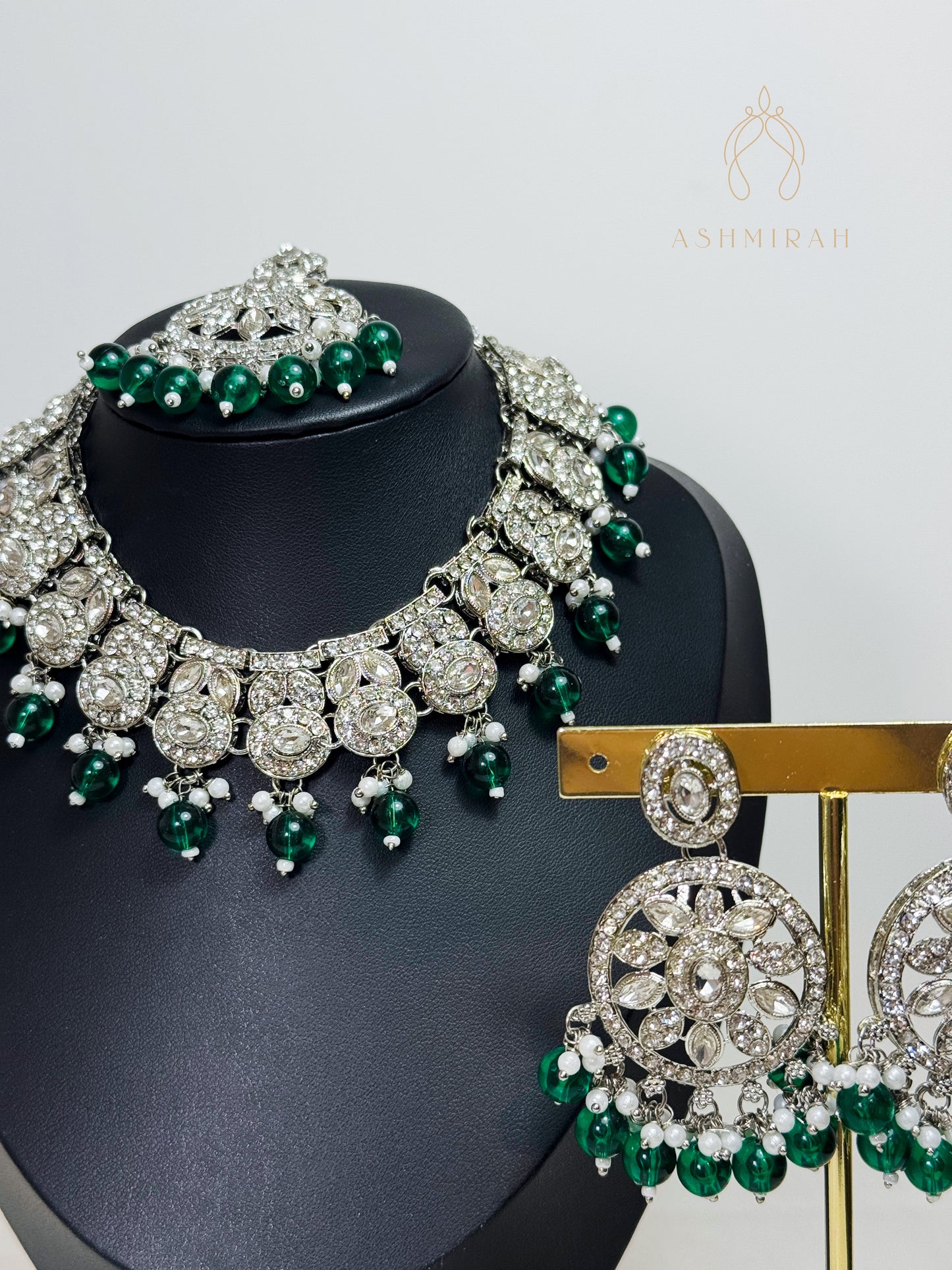 Zoya Emerald Necklace