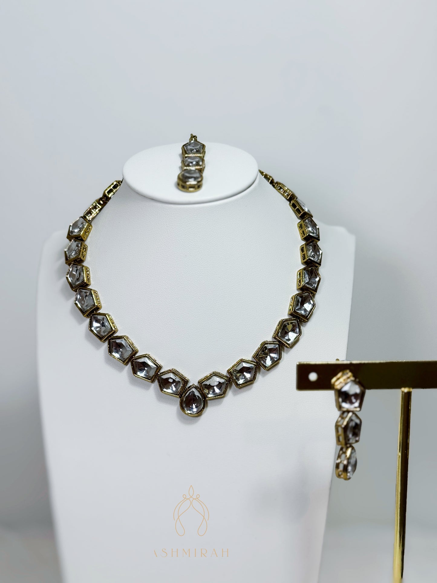 Noora Single Layer Drop Necklace